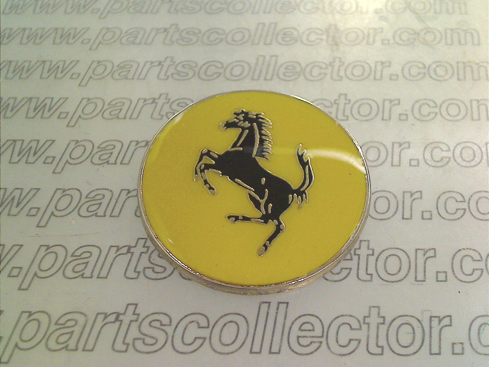 FERRARI  Steering - Wheels code 9329 compatible with: FERRARI 208 TURBO, FERRARI 250, FERRARI 308, FERRARI 365 GTB4 DAYTONA, FERRARI 400, FERRARI 512BBi, FERRARI F40, FERRARI MONDIAL, FERRARI MONDIAL T